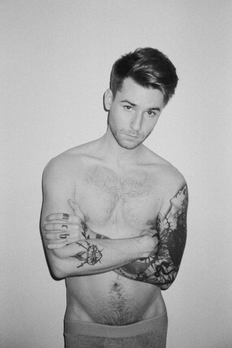 Featured Artists: akzmchvphoto